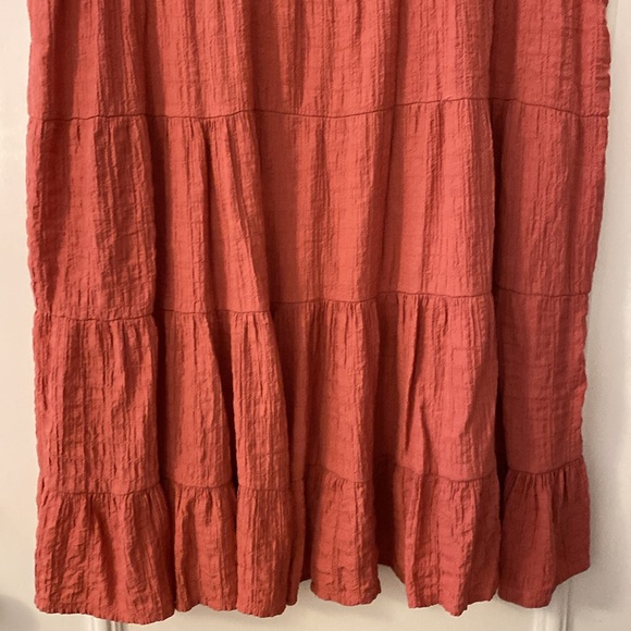 Fun coral/rust dress, ruffled cap sleeve, great condition, rayon/poly XXL. - Picture 5 of 5